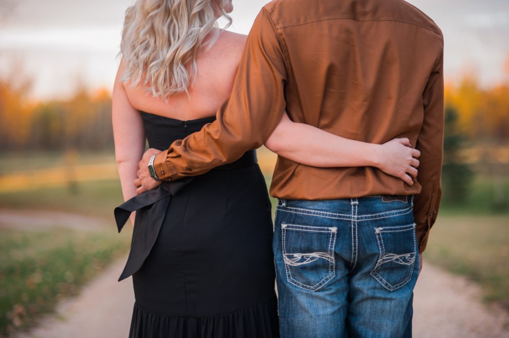 shalaine-coulton-alberta-engagement-session-rhiannon-sarah-photography-23
